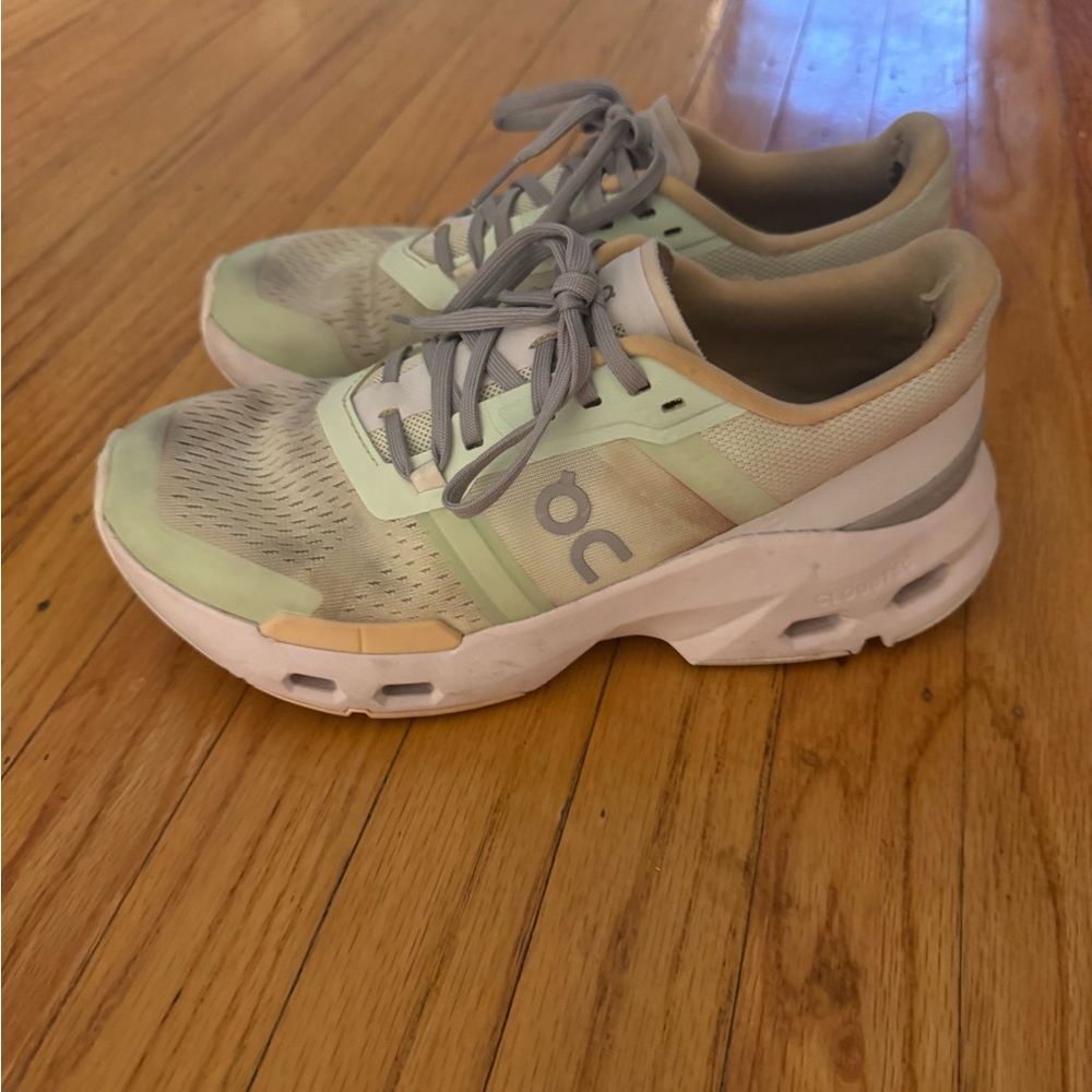On Running Women's Sneakers in Mint and Gray - Picture 4 of 5